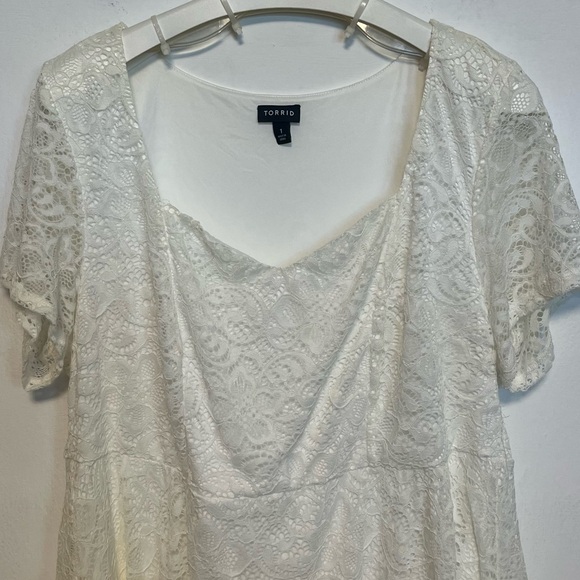 TORRID Lace Short Sleeve Top - Picture 6 of 12